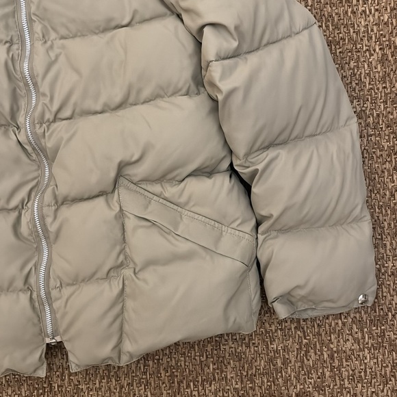 Men's Mountaineer Beige Puffer Jacket - Picture 5 of 16